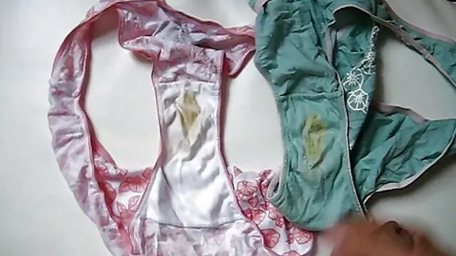Gaun oranye yang indah, menjilati titik di sex paling panas ATM, tanpa kondom.