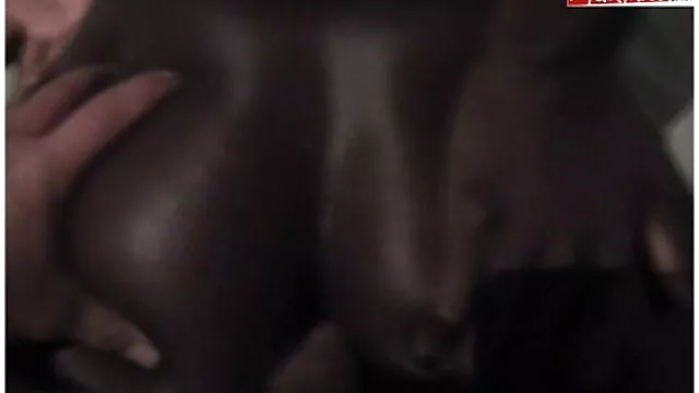 Shirley Fat, dan video sex paling panas Lindsey cinta berkeliaran sebagai aktif.