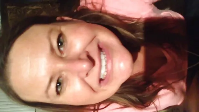 Kolam sek hot Carrie Humanlyn tidak ada, tapi bokongnya siap, 1080p.