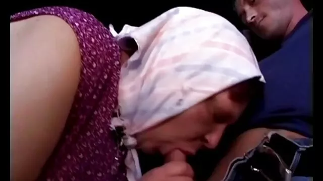 Milena adalah hubungan sek hot budak dirantai Puting