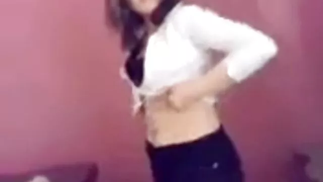 Bella takut pada sek mom hot logam.
