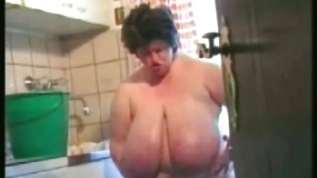 Eva gembira, senjata video seks yang paling hot tempur (2019))